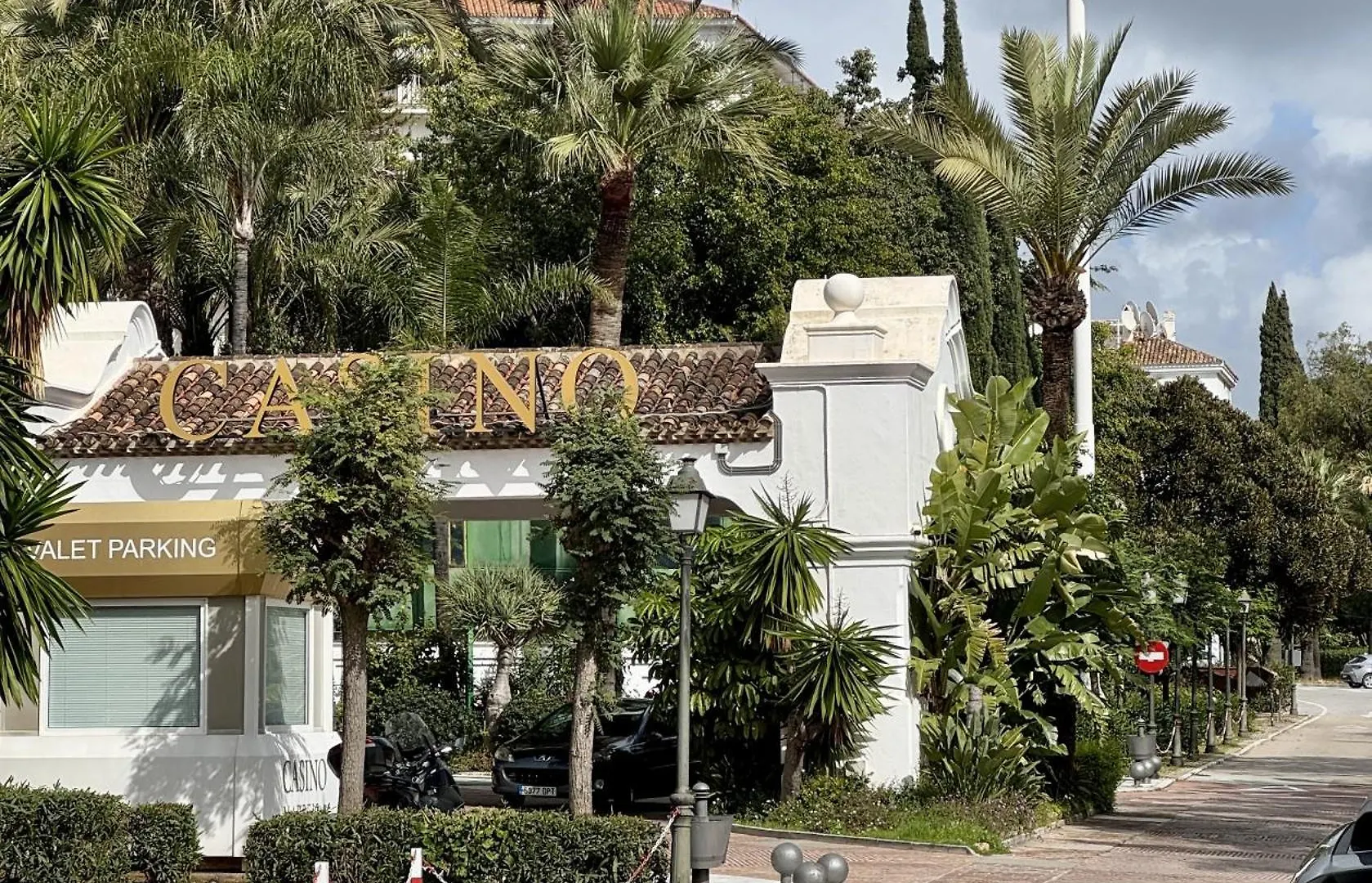 Amplio Y Luminoso Apartamento En Puerto Banus Marbella