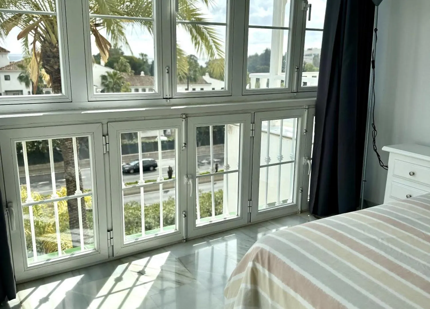Amplio Y Luminoso Apartamento En Puerto Banus Marbella